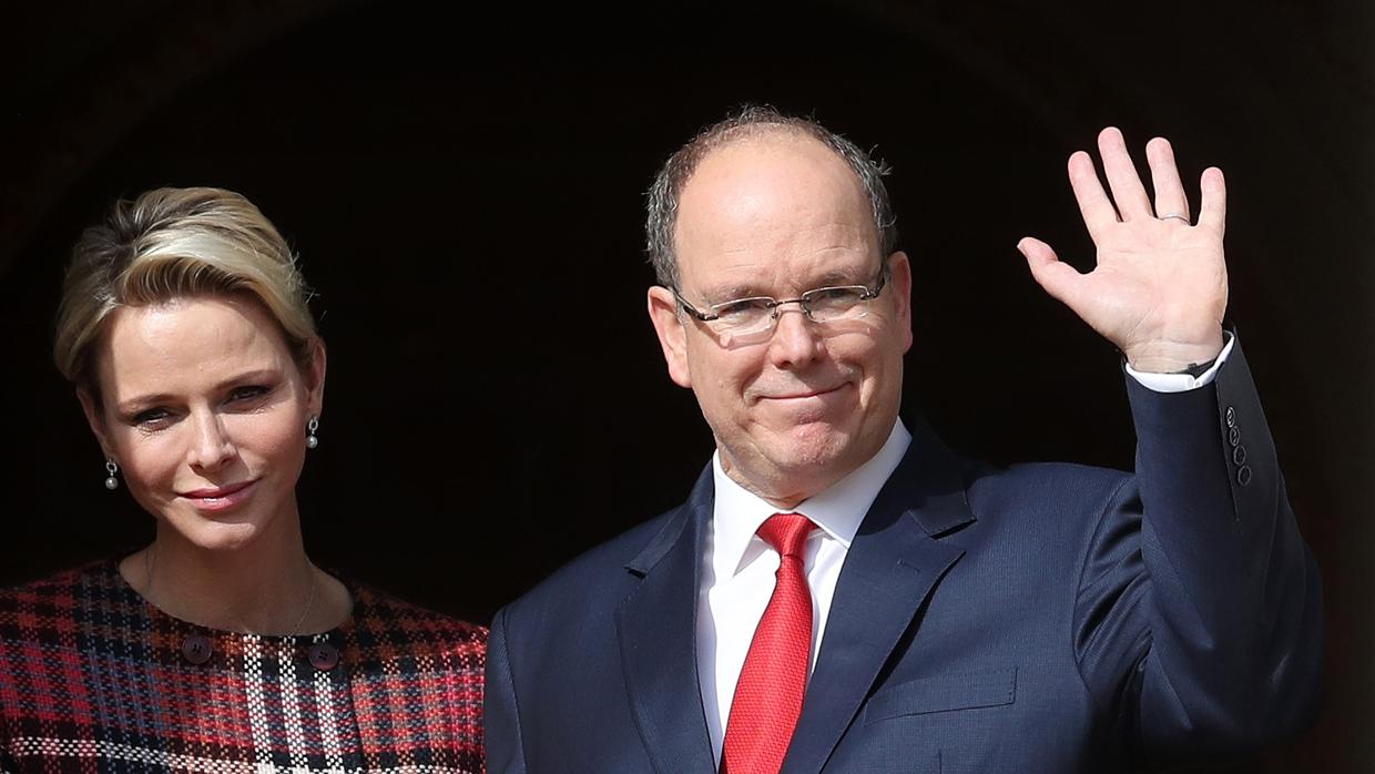 Charlene y Alberto de Mónaco en la fiesta de Santa Devota