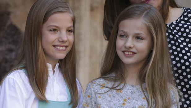 El regalo que recibieron la Princesa Leonor y la Infanta Sofía en la misa de Pascua