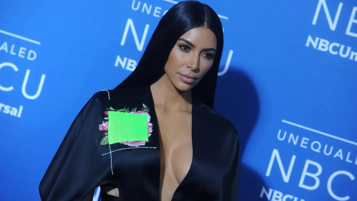 Kim Kardashian se desnuda para copiar un perfume de Jean-Paul Gaultier