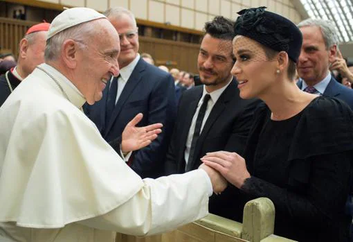 Orlando Bloom junto a Katy Perry y el Papa Francisco