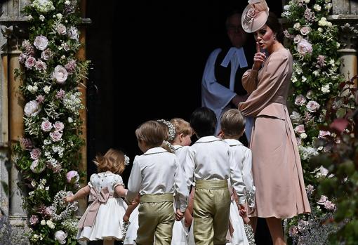 Catalina de Cambridge con el cortejo de niños en la boda de su hermana