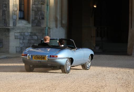 El curioso detalle del coche del Príncipe Harry y Meghan Markle del que nadie se percató