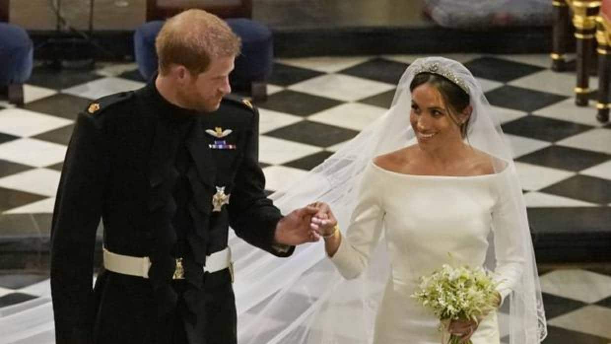 El Príncipe Harry y Meghan Markle donan las flores de su boda a un hospicio