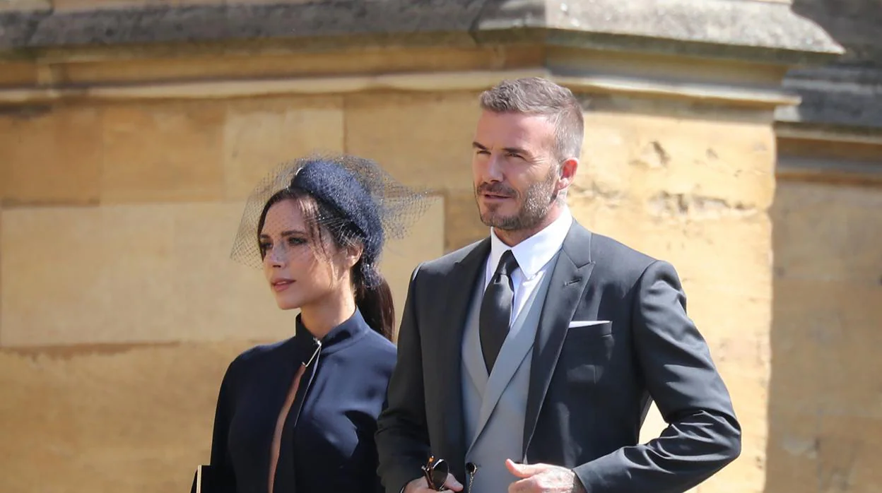 David y Victoria Beckham subastan los trajes que lucieron en la boda de los duques de Sussex