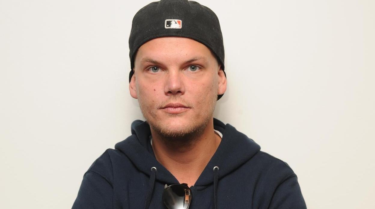 Familiares y amigos dan su último adiós a Avicii