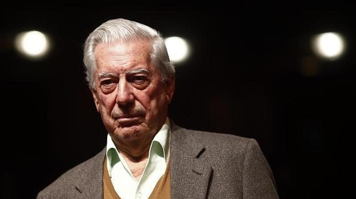 Mario Vargas Llosa, ingresado tras sufrir una caída en su domicilio