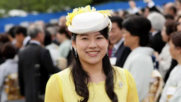 La princesa Ayako de Takamado renuncia a sus privilegios reales por amor