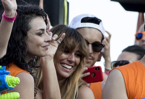 Mario Casas y Blanca Suárez, durante la fiesta