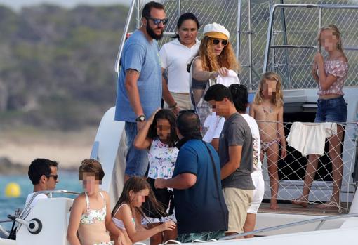 La familia Thyssen en alta mar en Ibiza