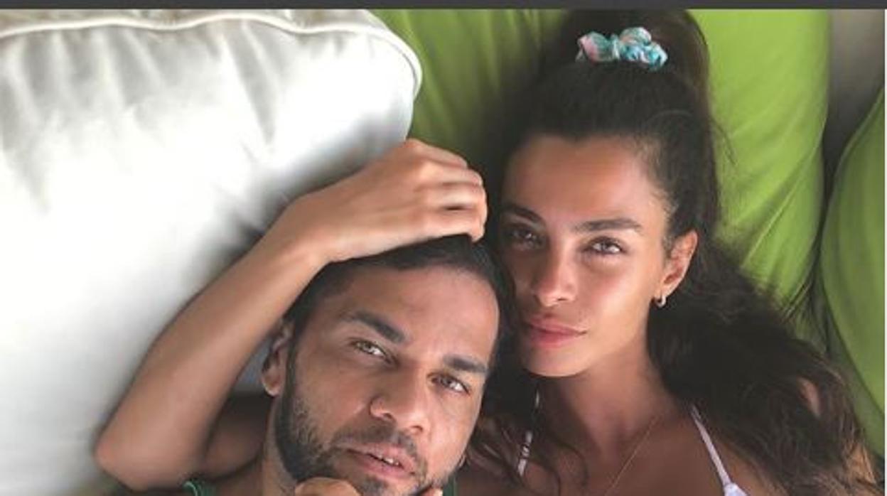 Dani Alves y Joana San