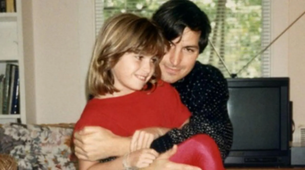 La dolorosa relación entre la hija de Steve Jobs y su padre