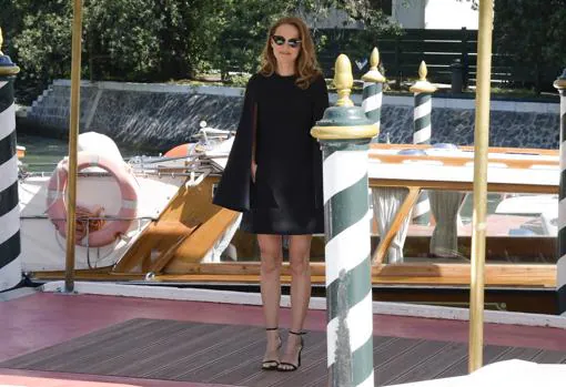 Natalie Portman y Stacy Martin, dos estrellas sobre la alfombra roja de Venecia