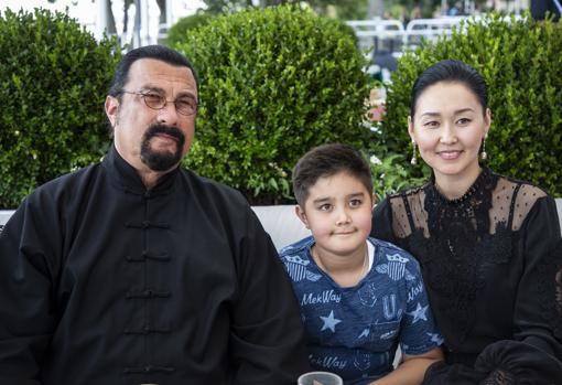 Steven Seagal con su familia en Venecia