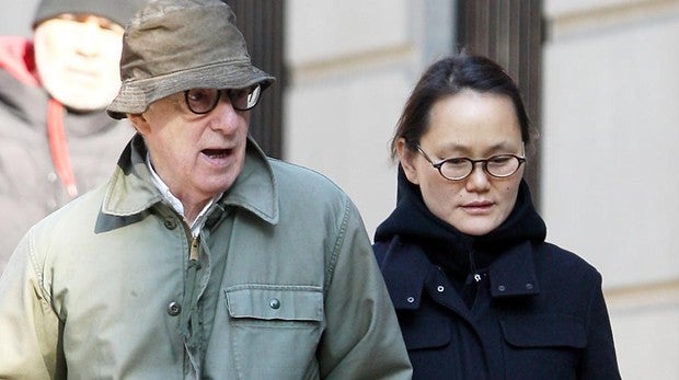 La mujer de Woody Allen, atacada por sus hermanos por defenderle