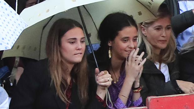 Victoria Federica, tarde de toros en Chinchón para animar a Gonzalo Caballero