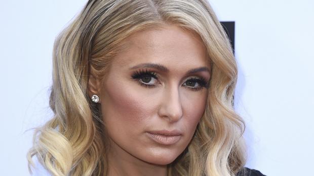 La maldición que envuelve a la millonaria Paris Hilton