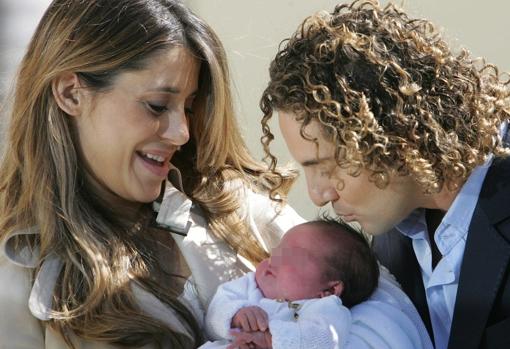 Elena Tablada y David Bisbal junto a su hija Ella