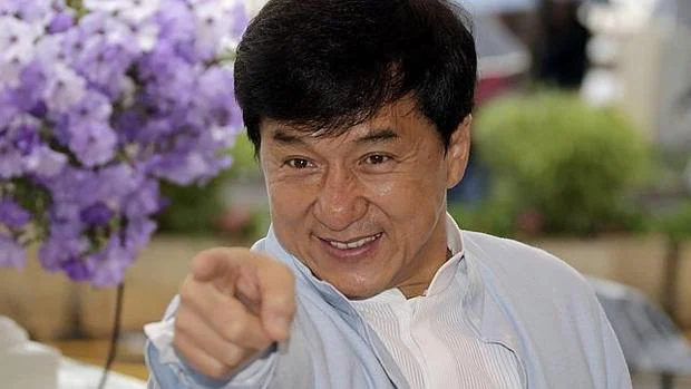 Prostitutas, juegos de azar y maltrato físico a su hijo: el lado oscuro de Jackie Chan