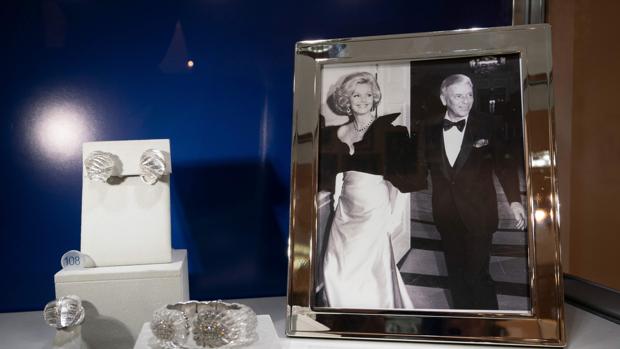 La vida de Frank y Barbara Sinatra a través de sus obras y joyas