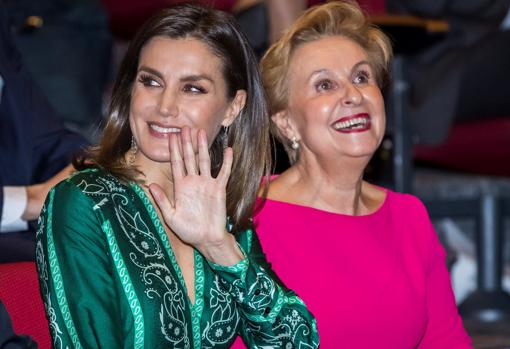 La Reina Letizia junto a Carmen Quintanilla