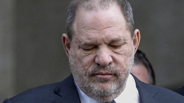 El juez confirma los cargos a Harvey Weinstein y su juicio está más cerca