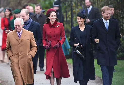 El Duque de Edimburgo y la Duquesa de Cornualles, los grandes ausentes en la misa de Navidad