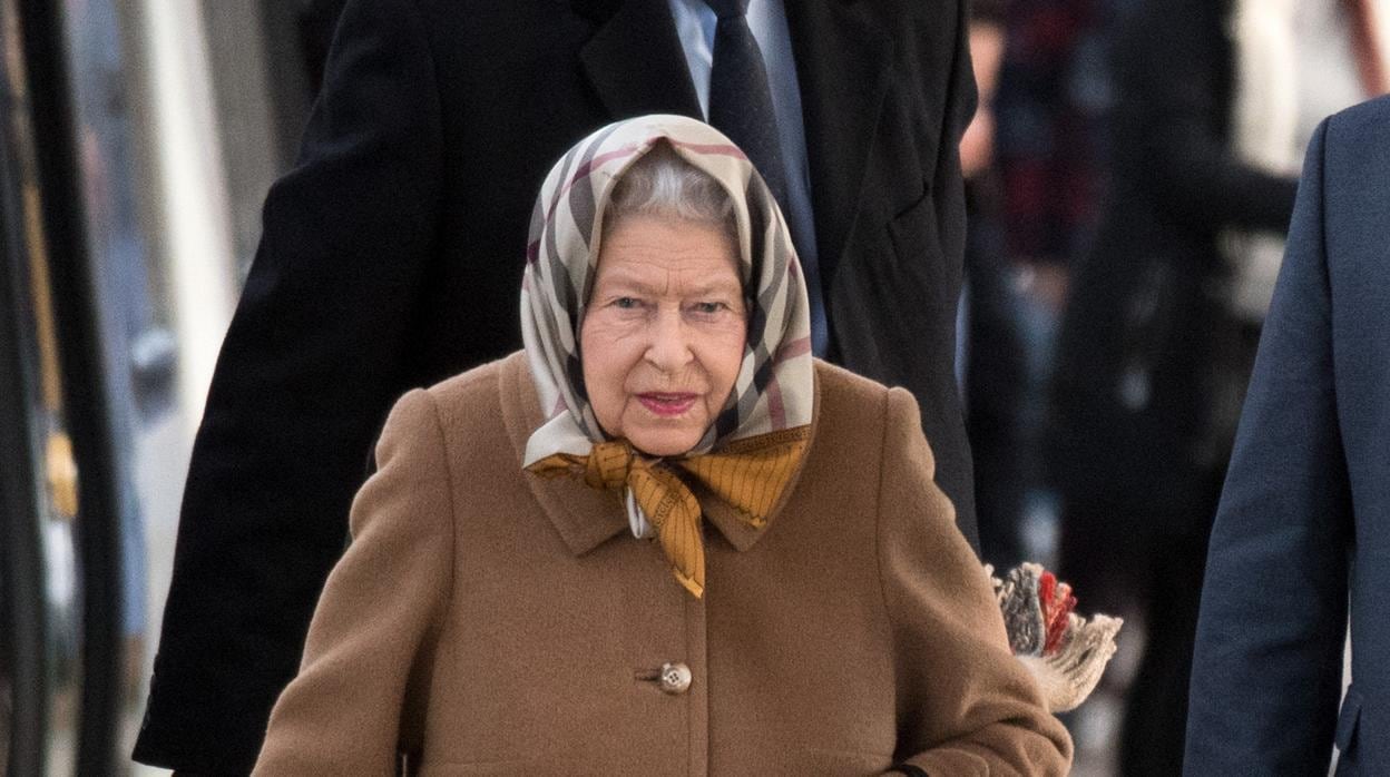 La Reina Isabel cuelga en Sandringham el cartel de «completo» por Navidad