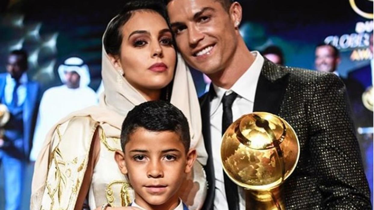 Cristiano Ronaldo con Georgina Rodríguez y su hijo