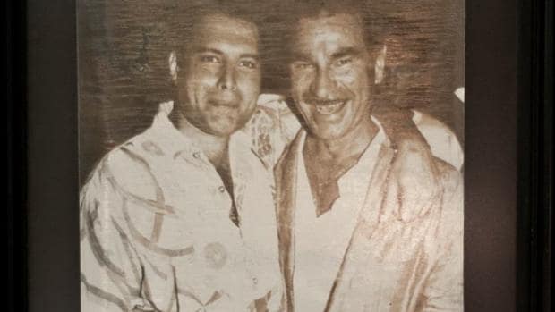 Muere Tony Pike, «el verdadero Hugh Hefner» y anfitrión de la mítica fiesta de Freddie Mercury en Ibiza