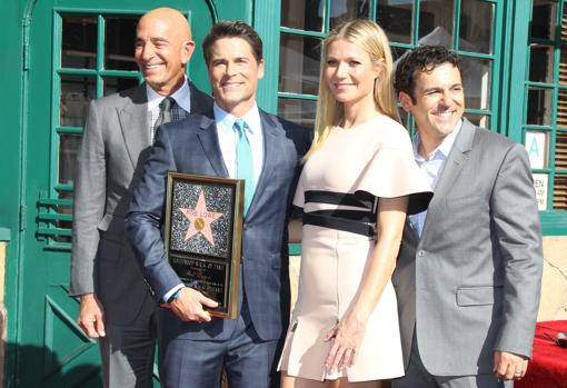 Tom Barrack, Rob Lowe, Gwyneth Paltrow y Fred Savage en Los Ángeles, en 2015