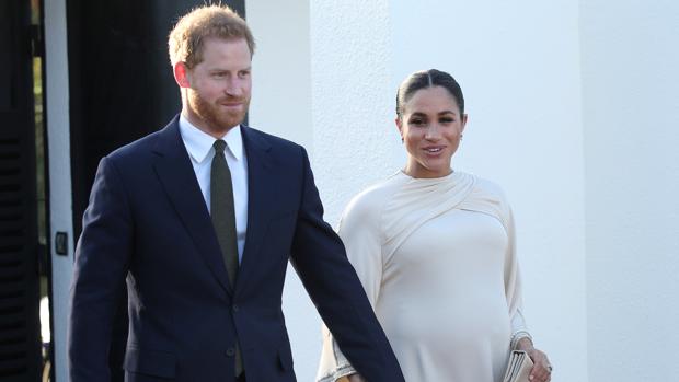 Los corresponsales de Casa Real británica, indignados ante la falta de información sobre «Baby Sussex»