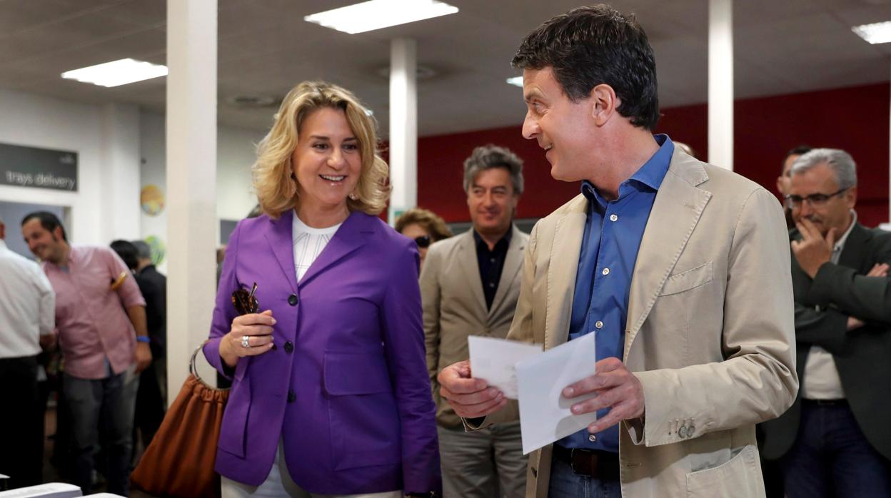 Susana Gallardo y Manuel Valls, votando el domingo pasado