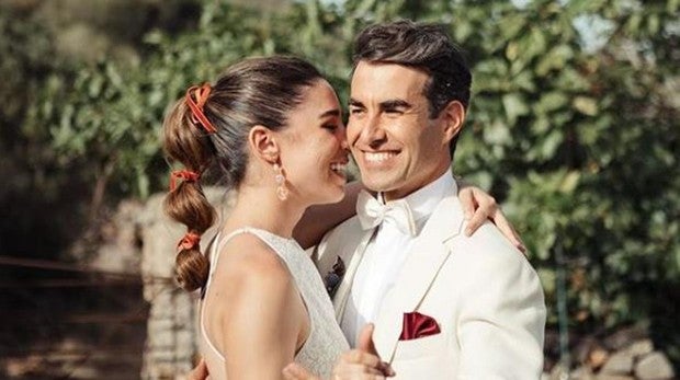 La boda en Menorca de Candela Serrat, la hija de Joan Manuel