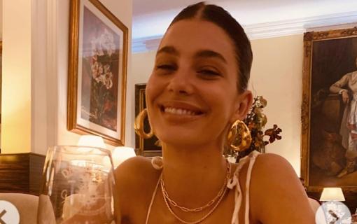 Camila Morrone en la bodega Heretat Sabater originaria de Tarragona