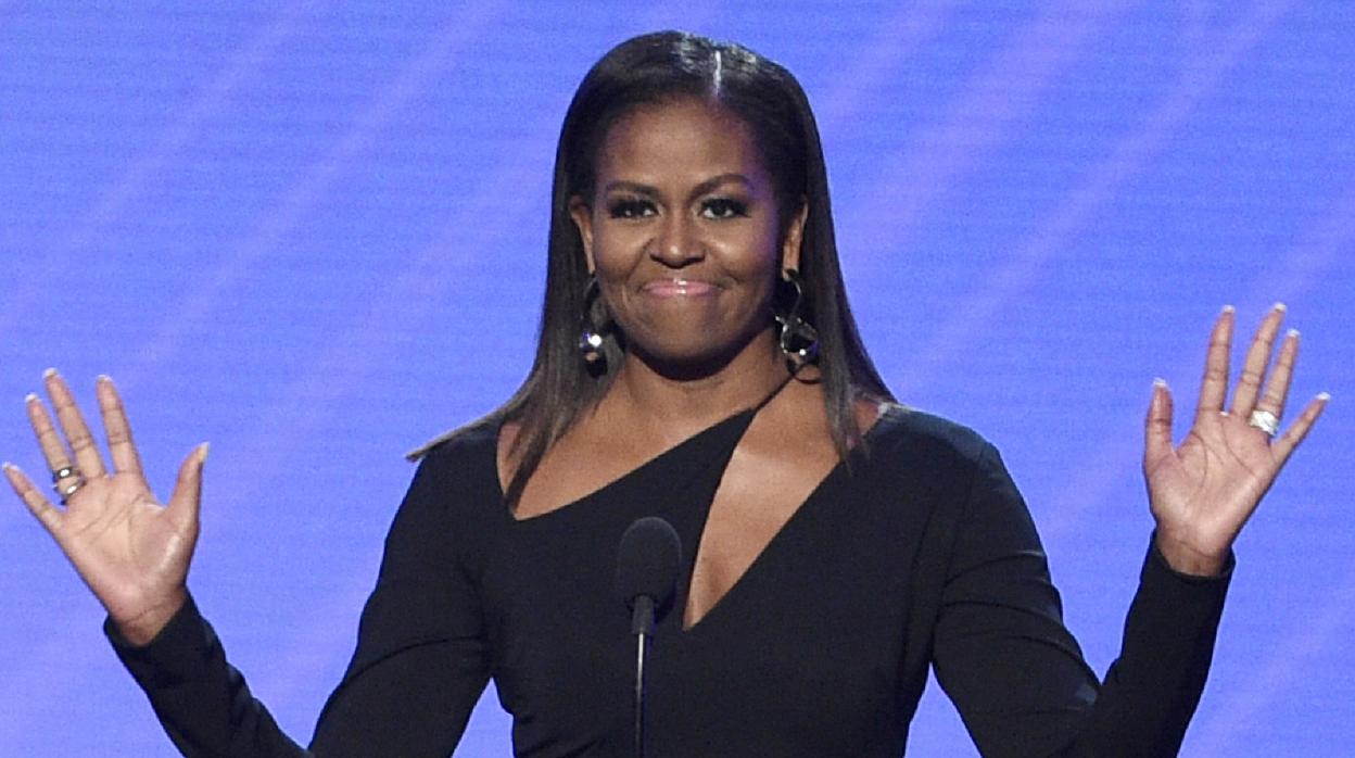 Michelle Obama arrasa en las redes con su nuevo cambio de «look»