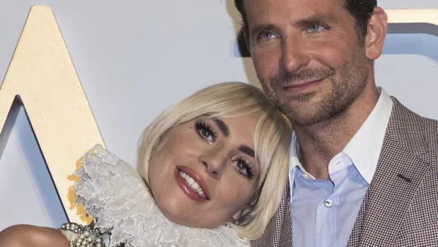 Lady Gaga y Bradley Cooper podrían estar viviendo juntos