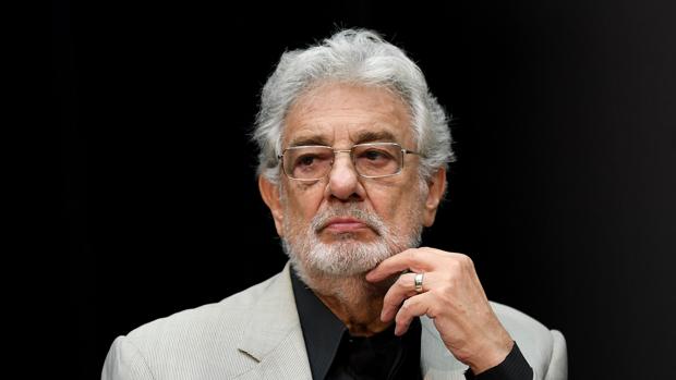 Plácido Domingo, acusado de acoso sexual por nueve mujeres