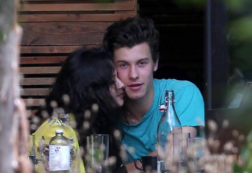 Camila Cabello y Shawn Mendes en un restaurante de Nueva York