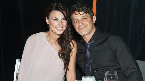 Alejandro Sanz y Raquel Perera