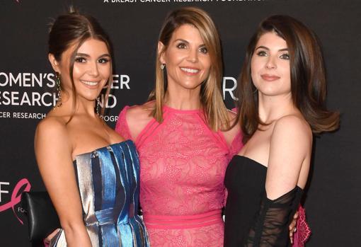 Lori Loughin está pendiente de juicio por extorsión para favorecer a sus hijas