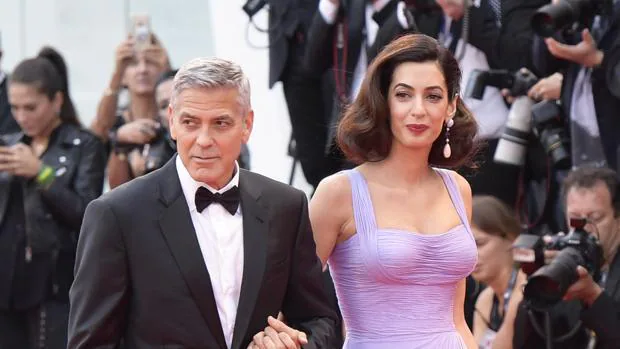 Detienen a la cuñada de George Clooney por conducir bajo los efectos del alcohol y sin carné