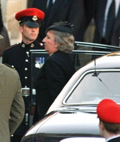 La Infanta Pilar llega a la Abadía de Westminster, en representación de la Corona de España, donde se celebró el funeral en memoria de Diana de Gales