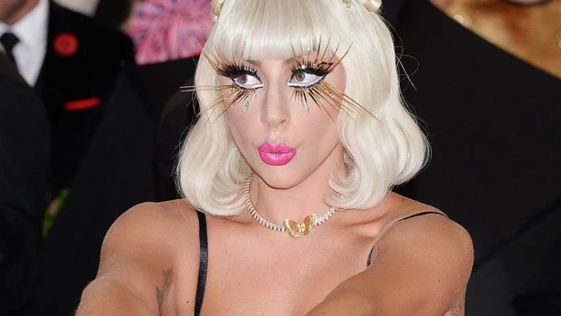 La enfermedad que padece Lady Gaga a causa de las violaciones que sufrió en su adolescencia