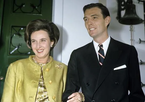 Doña Pilar y Luis Gómez-Acebo, en Villa Giralda, dos días antes de su boda en en 1967