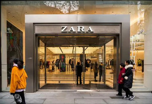 Entrada de una tienda Zara en Shanghai