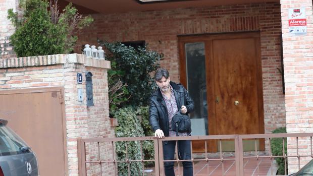 Toño Sanchís agota hasta el último momento el plazo para abandonar la casa de Belén Esteban