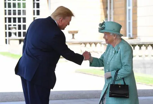 Donald Trump, del «azote» de los Sussex a la buena sintonía con la Reina Isabel II
