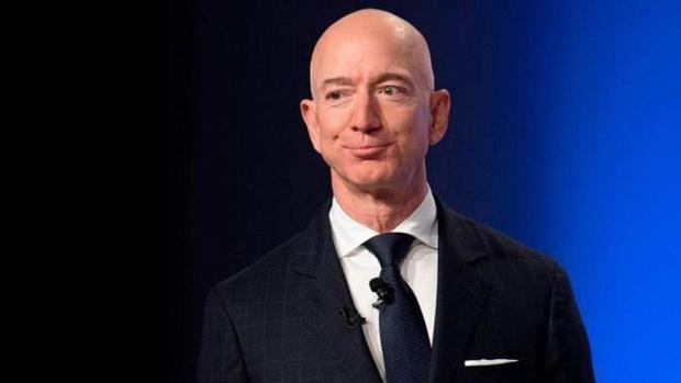 Jeff Bezos dona 100 millones de dólares a los bancos de alimentos