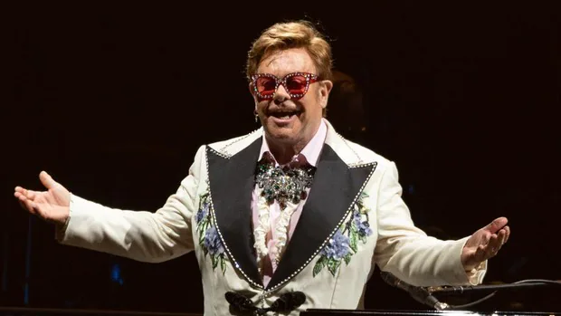 Elton John dona un millón de dólares para proteger  del coronavirus a las personas con VIH