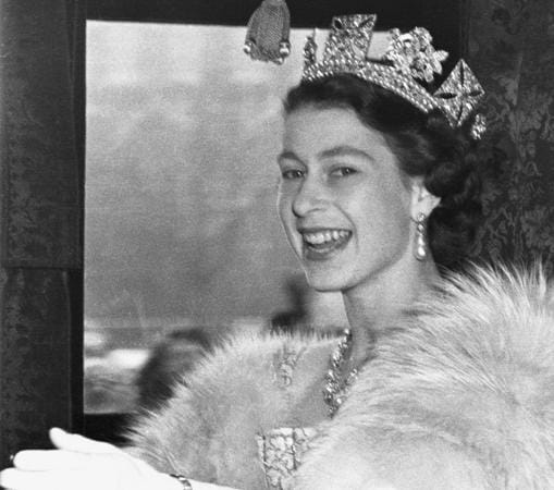 Los 20 momentos fashionistas de la Reina de Inglaterra